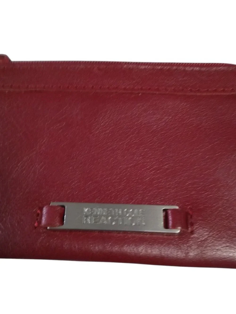 Kenneth Cole Reaction Burgundy Women’s Zip Wallet Credit Card Holder ID Window